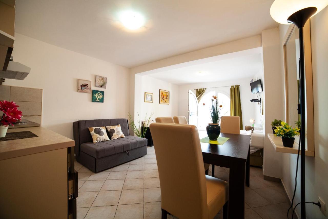 Leut Apartments Τίβατ Εξωτερικό φωτογραφία