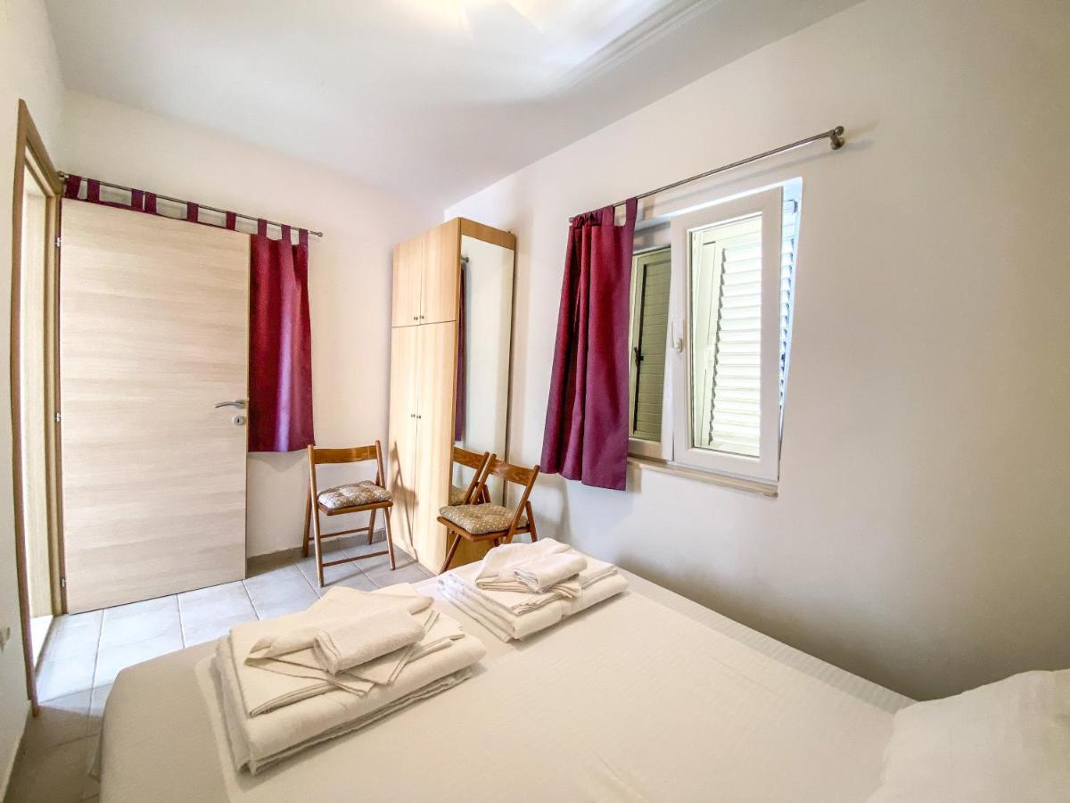 Leut Apartments Τίβατ Εξωτερικό φωτογραφία