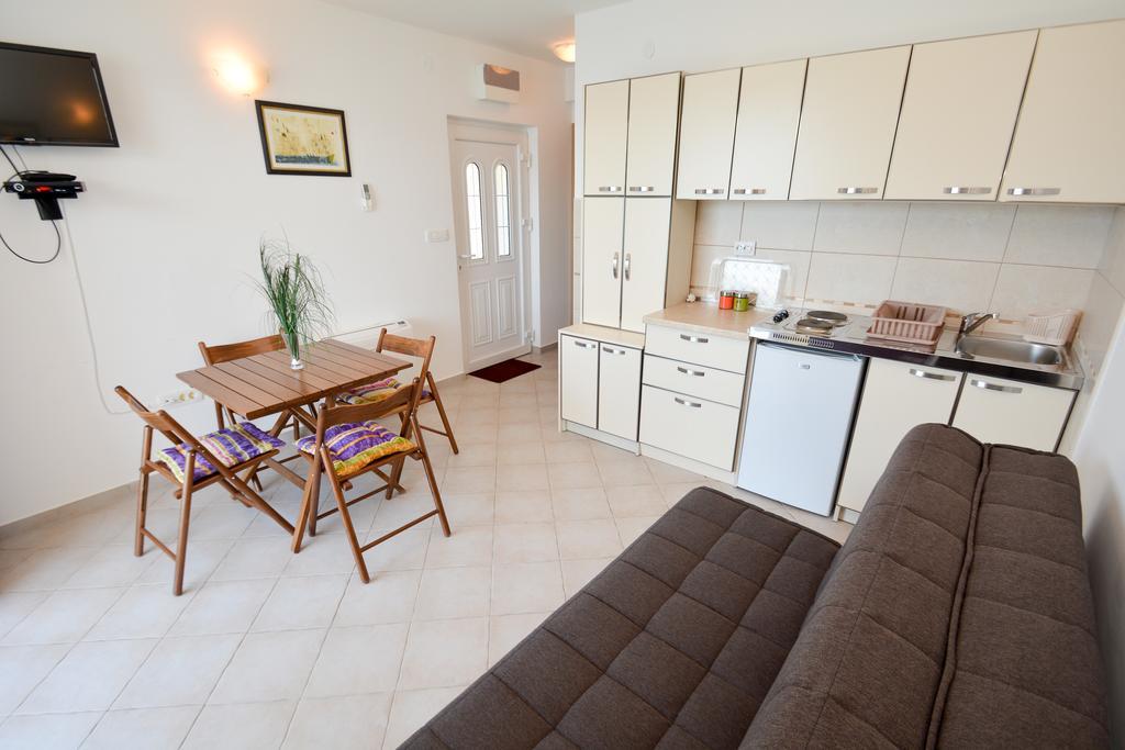 Leut Apartments Τίβατ Εξωτερικό φωτογραφία